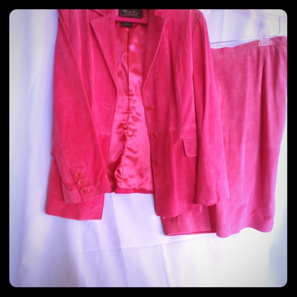 Terry Lewis (pre-owned) - pink suede suit